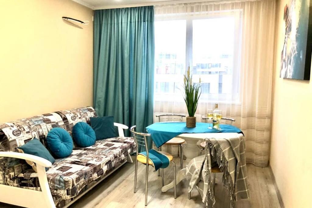 Новобудова Місто Трав, Р-Н Вікторії Гарденс Apartamento Lviv Exterior foto
