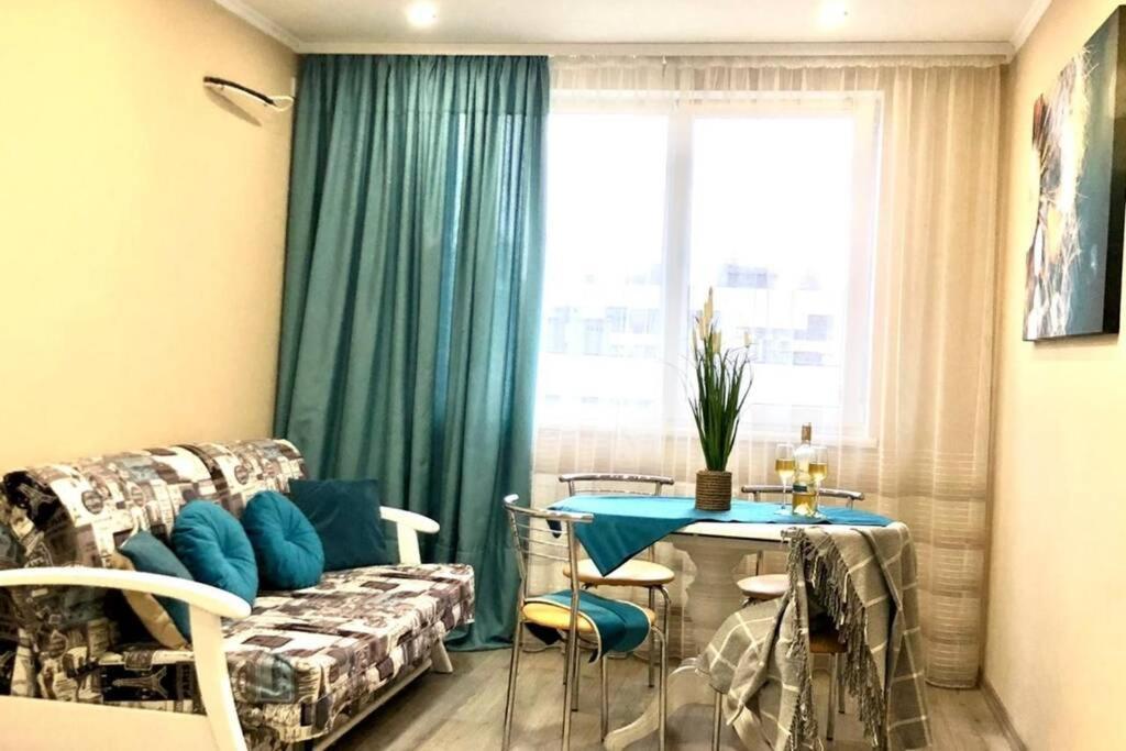 Новобудова Місто Трав, Р-Н Вікторії Гарденс Apartamento Lviv Exterior foto